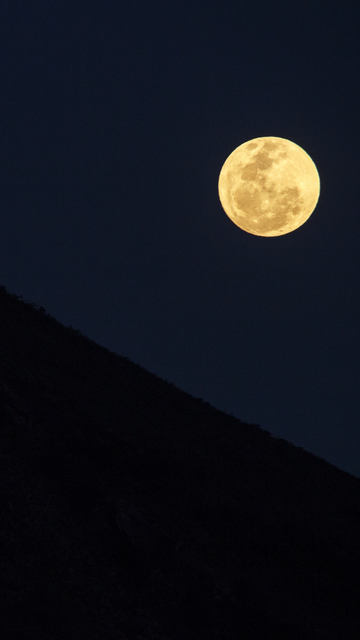 简约夜晚月亮风景手机壁纸